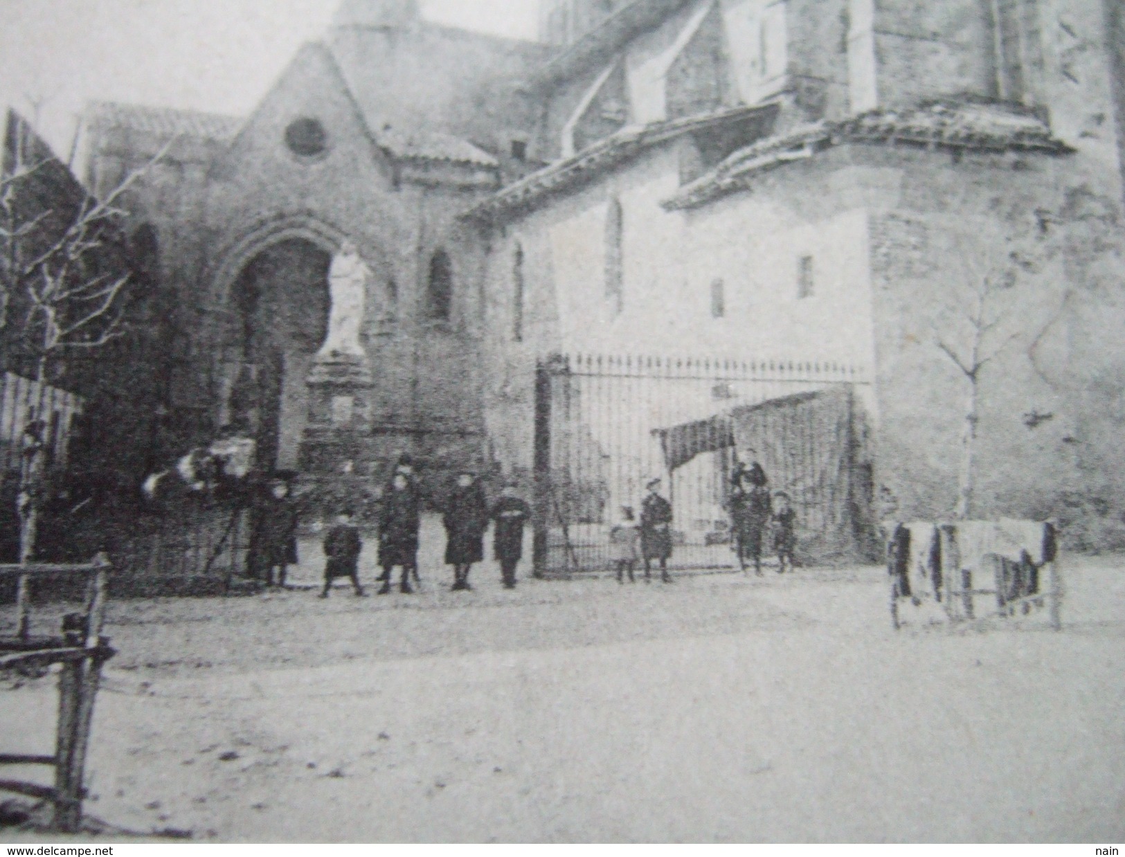 31 - VERFEIL - " L' EGLISE " - BELLE ANIMATION ....