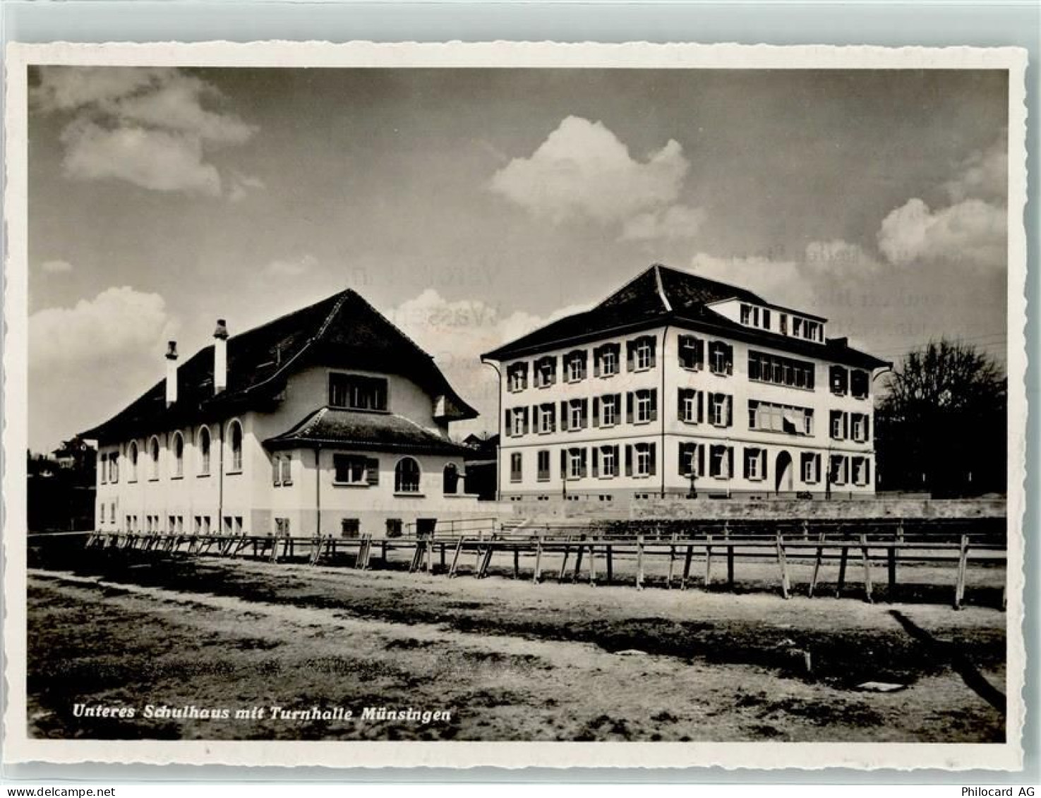 3110 Münsingen - Unteres Schulhaus mit Turnhalle - 13137641
