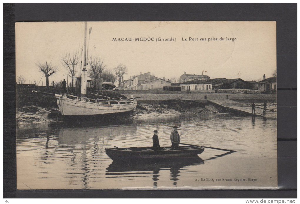 33 - Macau Médoc - Le Port vue prise du Large