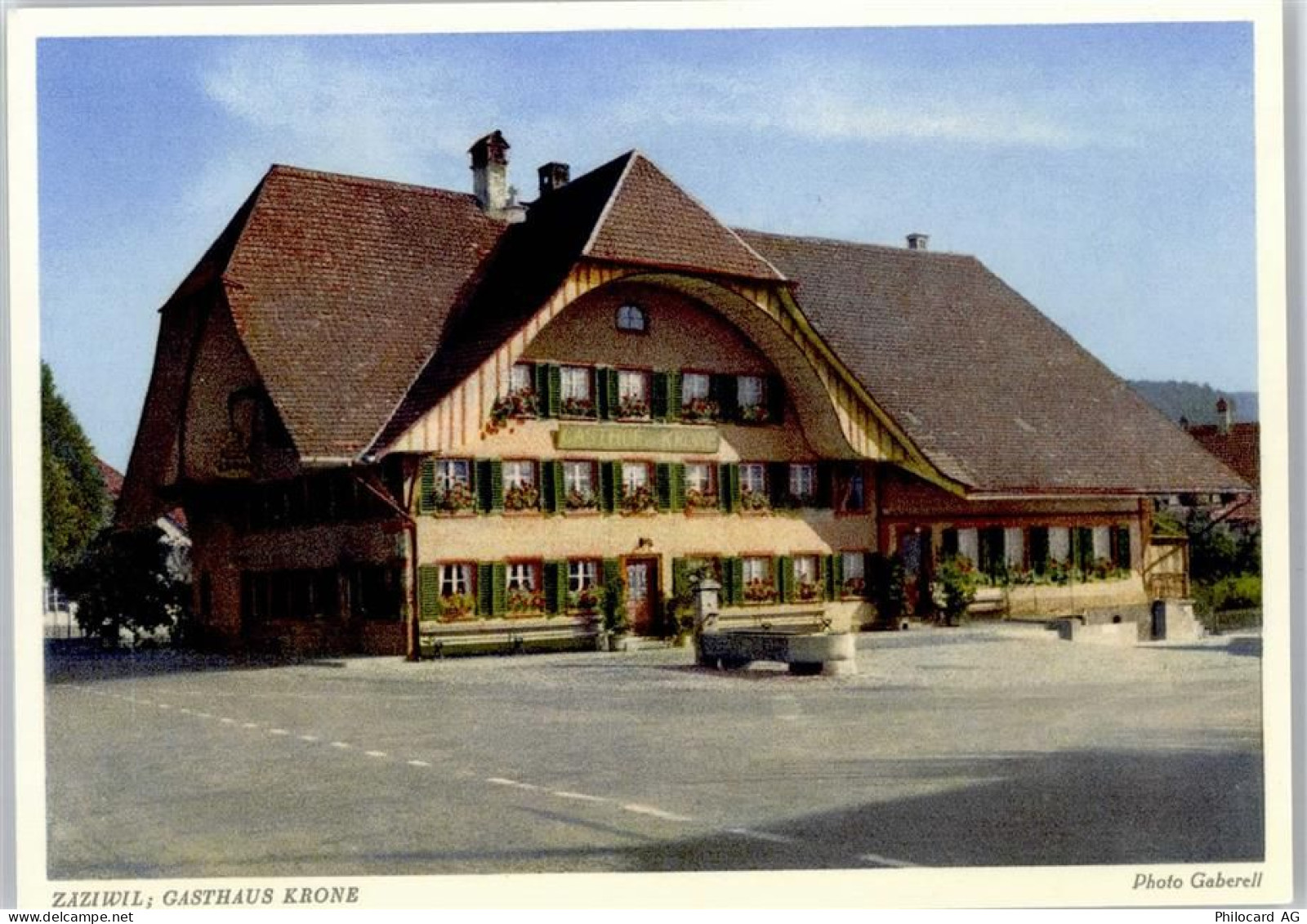 3532 Zäziwil - Gasthaus Krone mit Gasthaus-Schild und Kaminen - 51168799