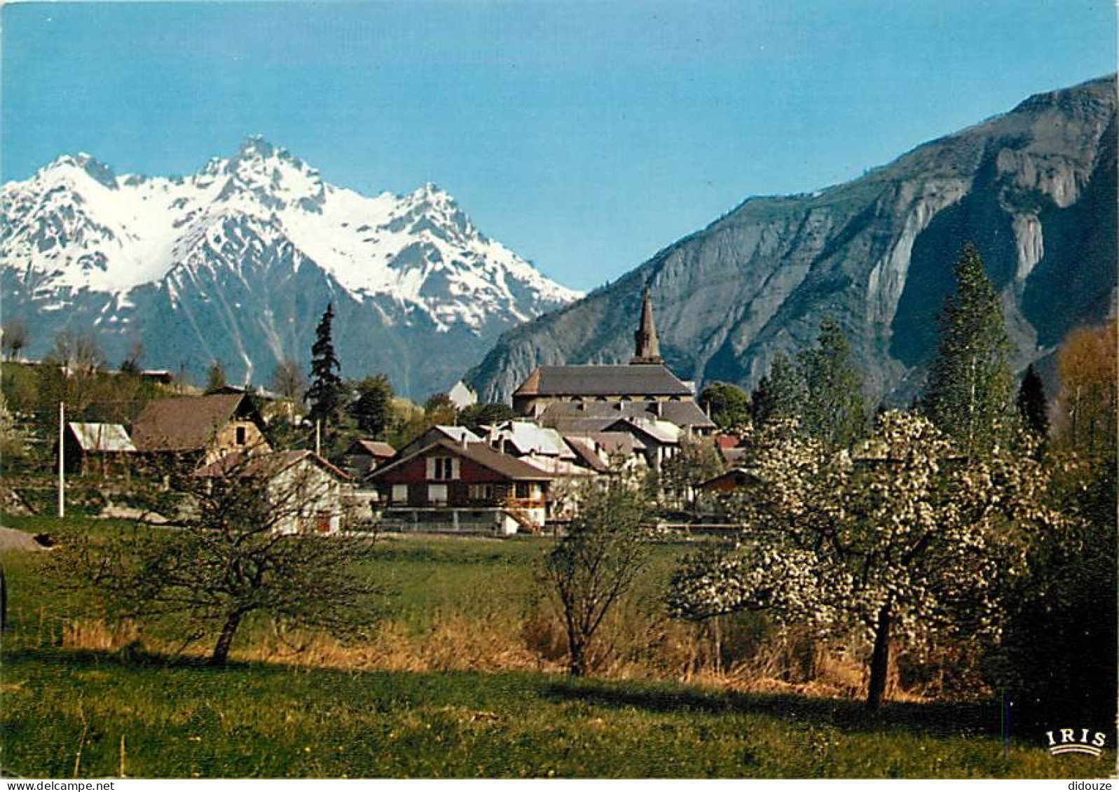 38 - Bourg d'Oisans - Vue générale et massif de Belledonne - Carte Neuve - CPM - Voir Scans Recto-Verso