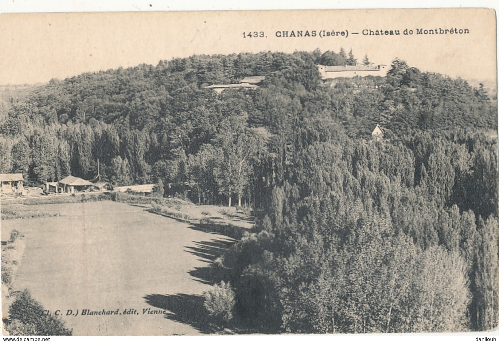 38 // CHANAS   chateau de Montbreton