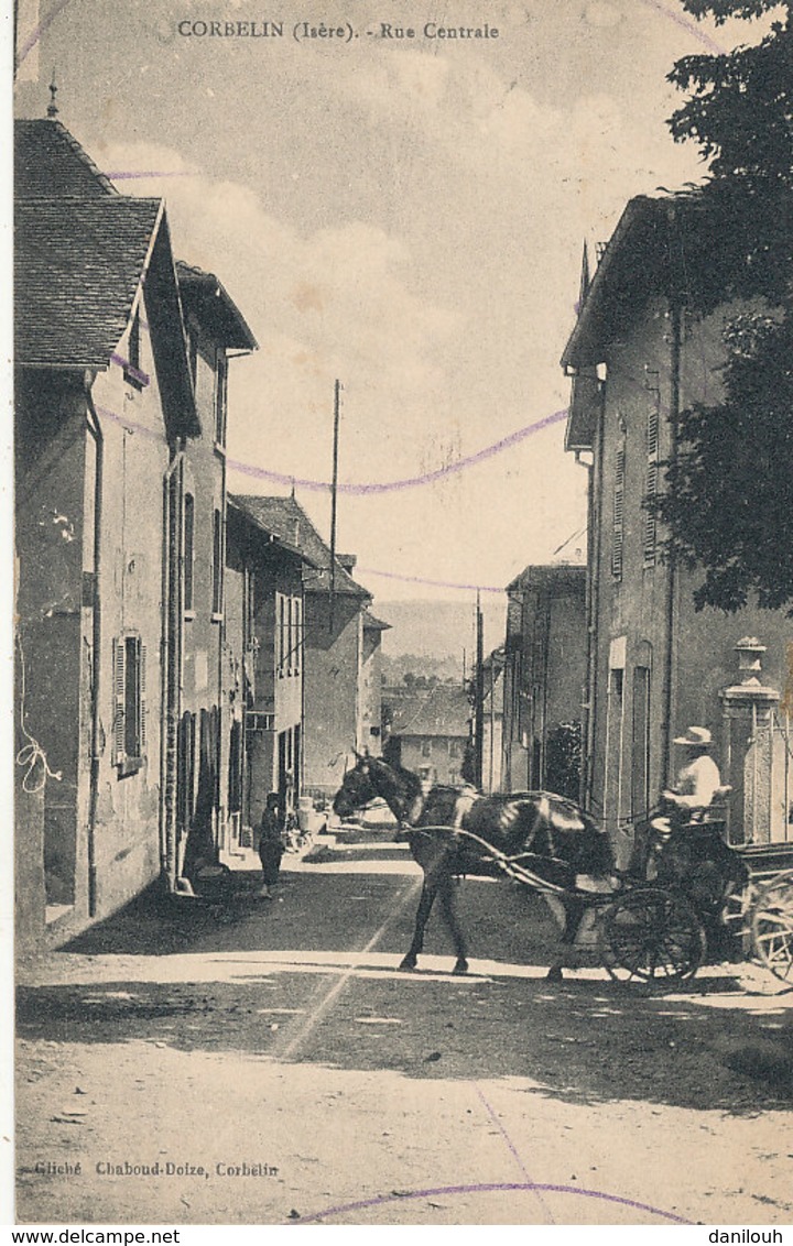 38 // CORBELIN   Rue centrale