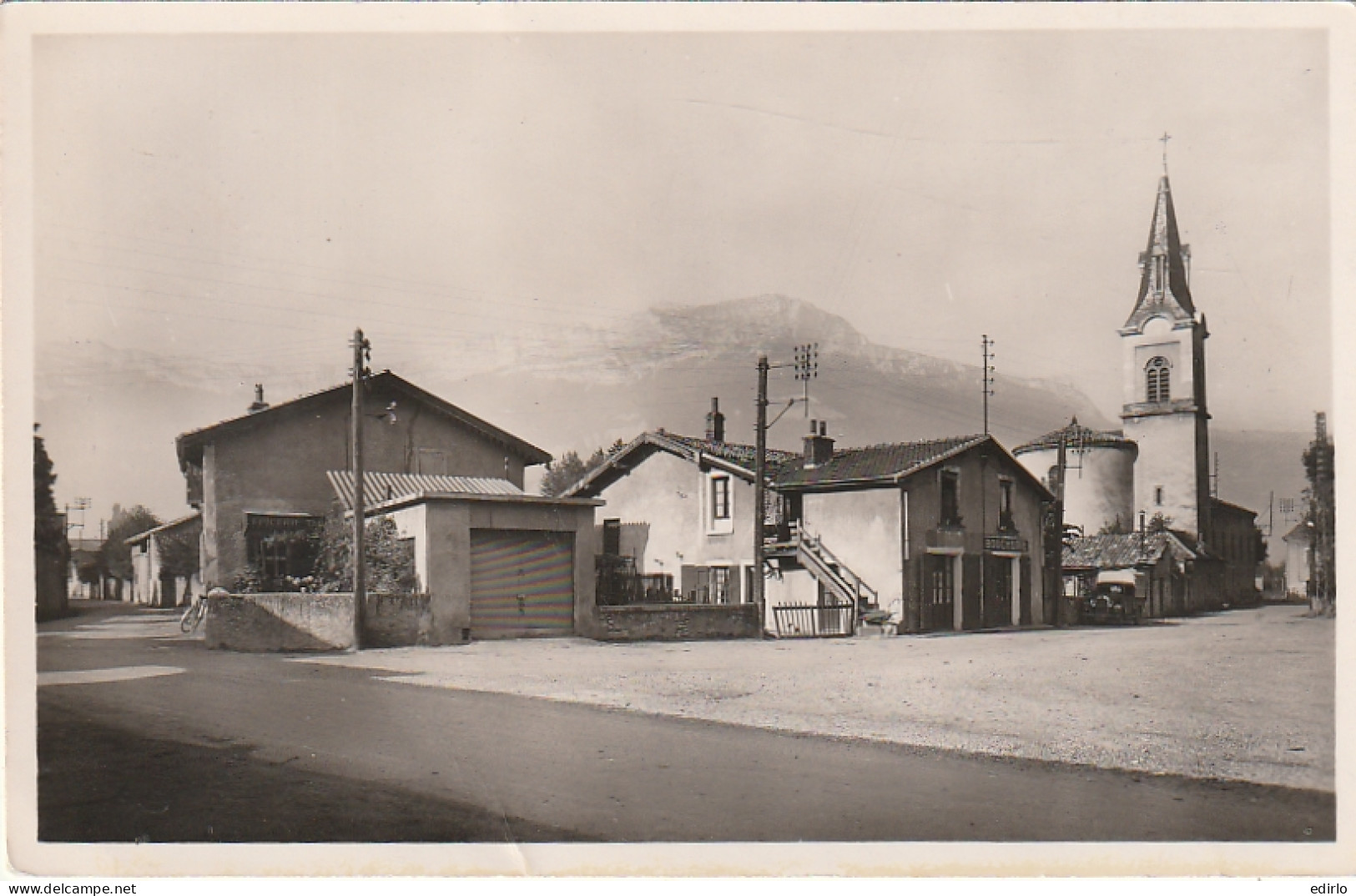 **** 38  ***   ECHIROLLES  l'église et la place --  neuve excellent état