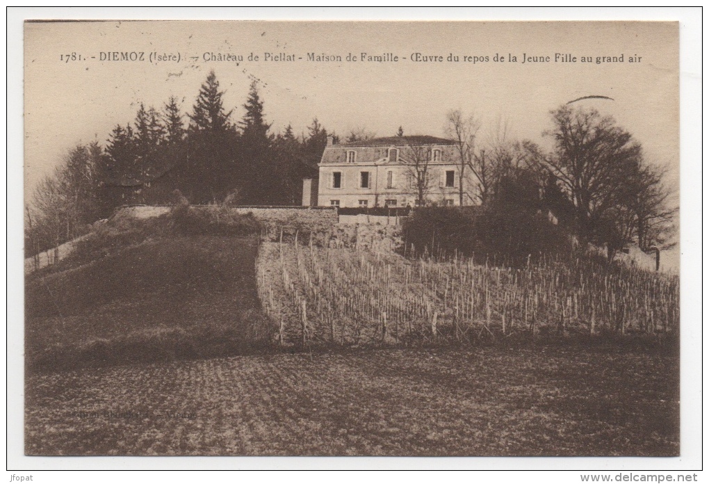 38 ISERE - DIEMOZ château de Piellat, maison de famille