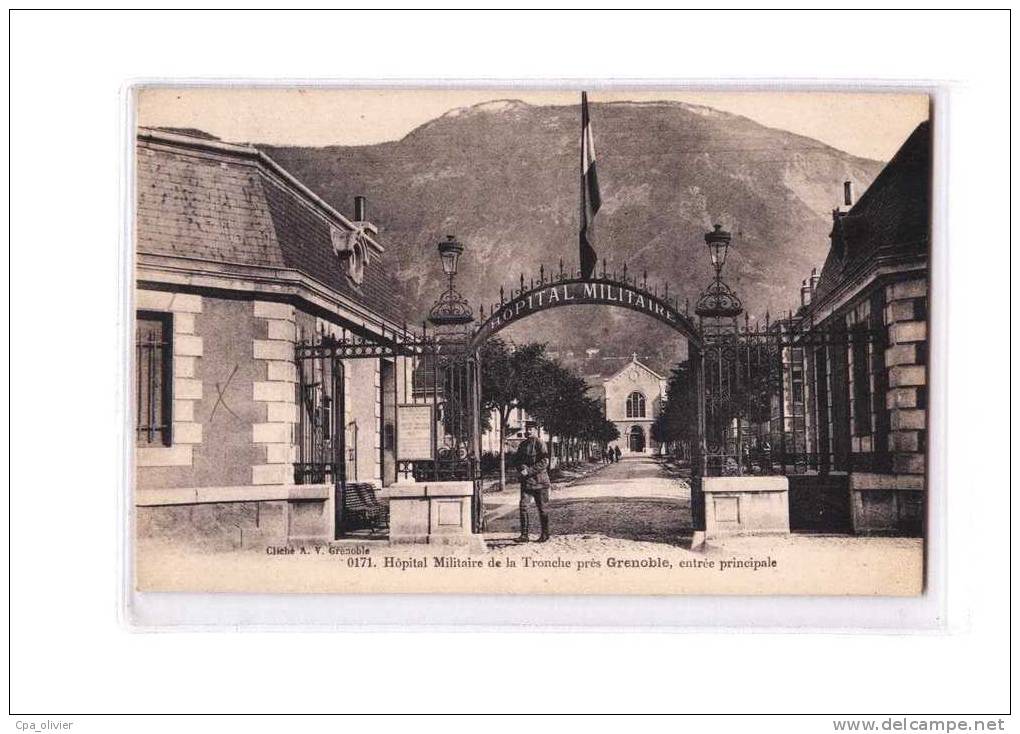 38 LA TRONCHE Hopital Militaire, Entrée Principale, animée, ed AV 0171, 191?