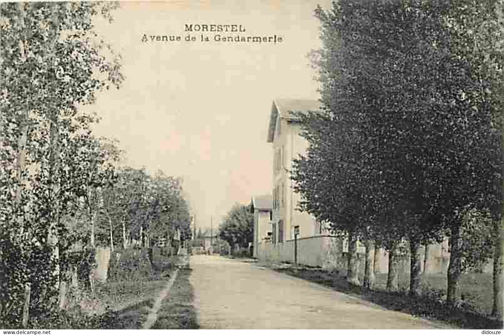 38 - Morestel - Avenue de la Gendarmerie - CPA - Voir Scans Recto-Verso