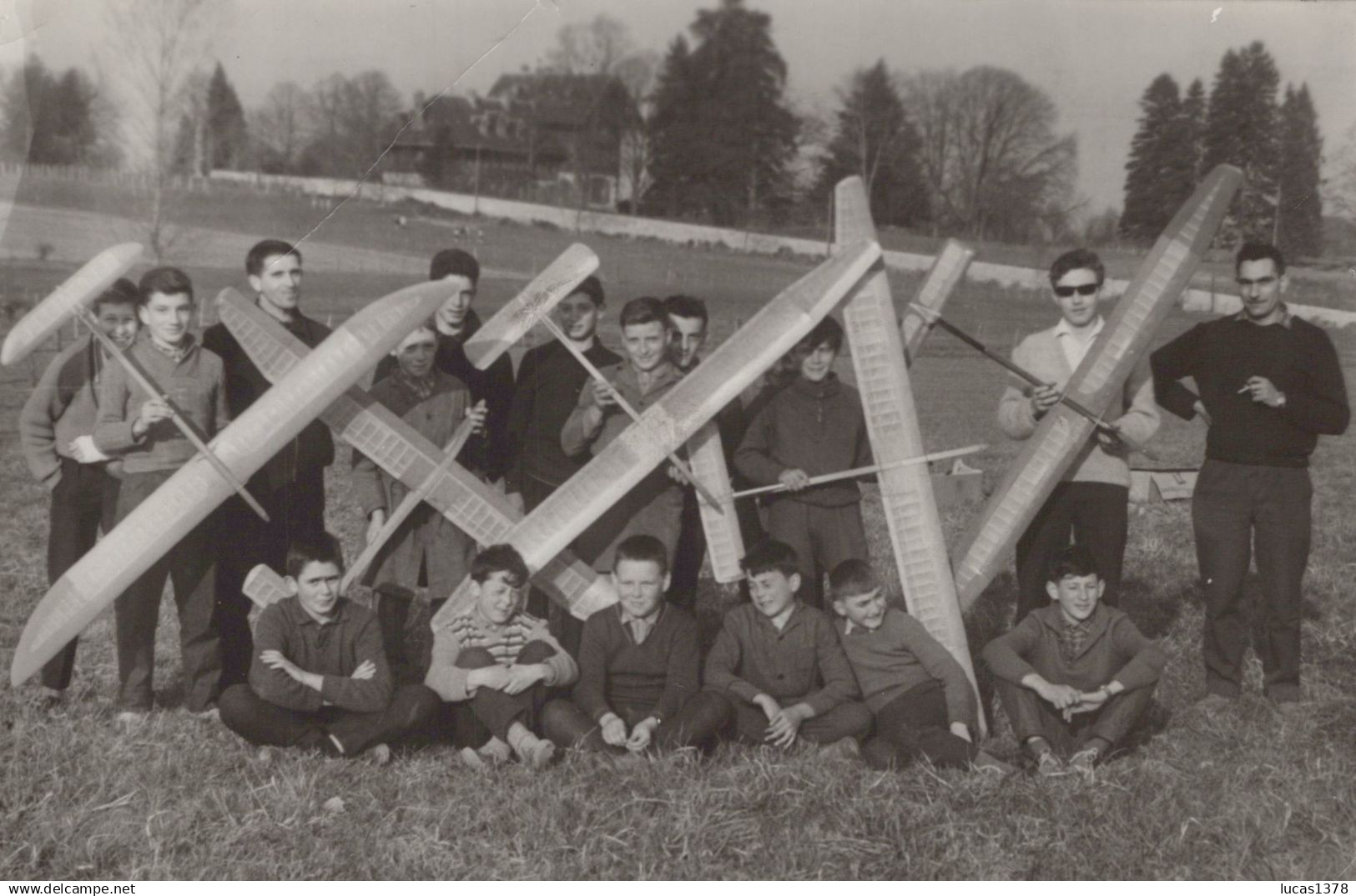 38 / SAINT ANDRE LE GAZ / LES ABRETS / AEROMODELISME  / GRANDE PHOTO ODETTE FAURE / LES ABRETS  / ANNEES 50.80 /