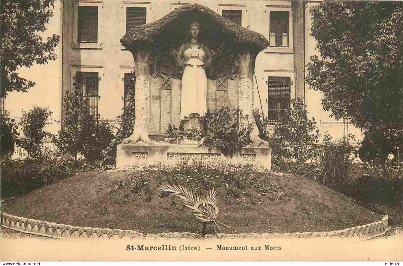 38 - Saint Marcellin - Monument aux Morts - CPA - Voir Scans Recto-Verso