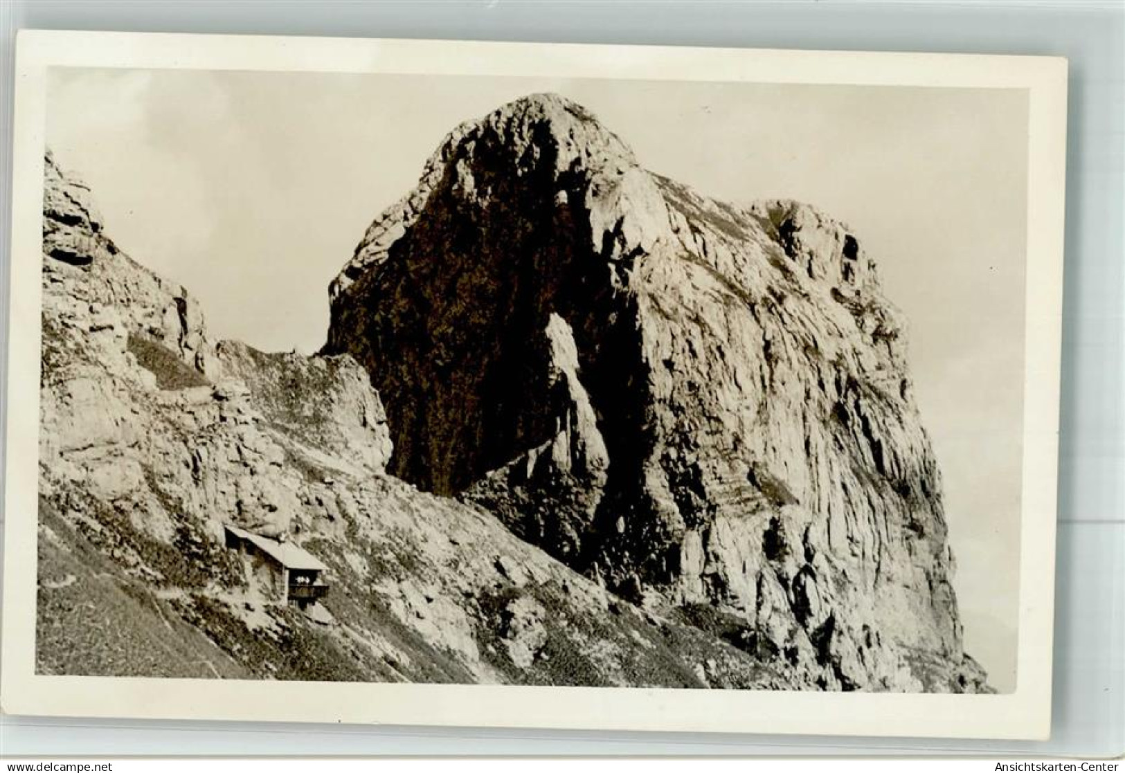 38023394 - Rougemont