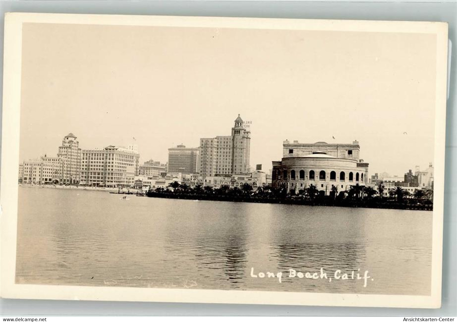 38064279 - Long Beach