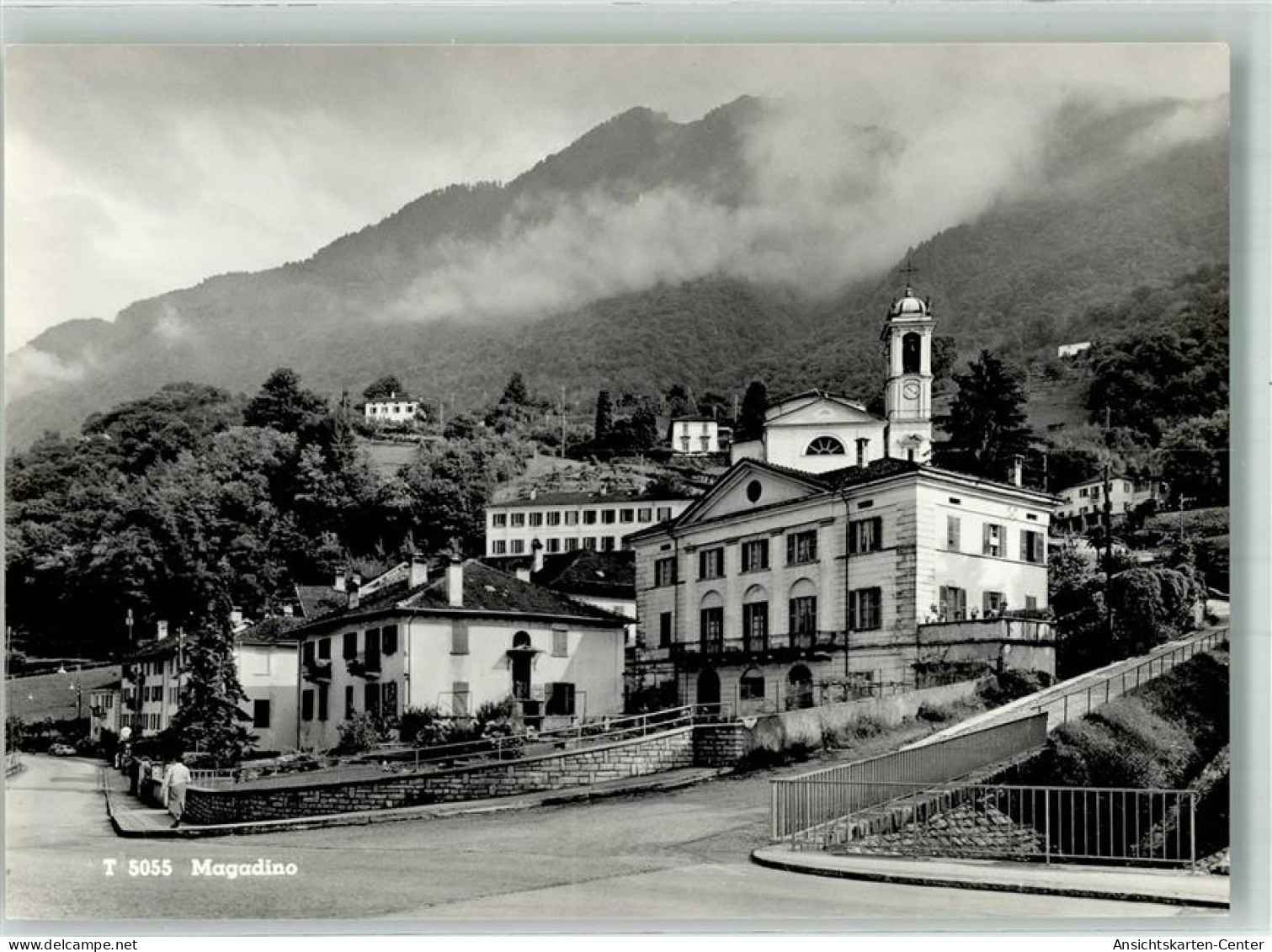 38071848 - Magadino