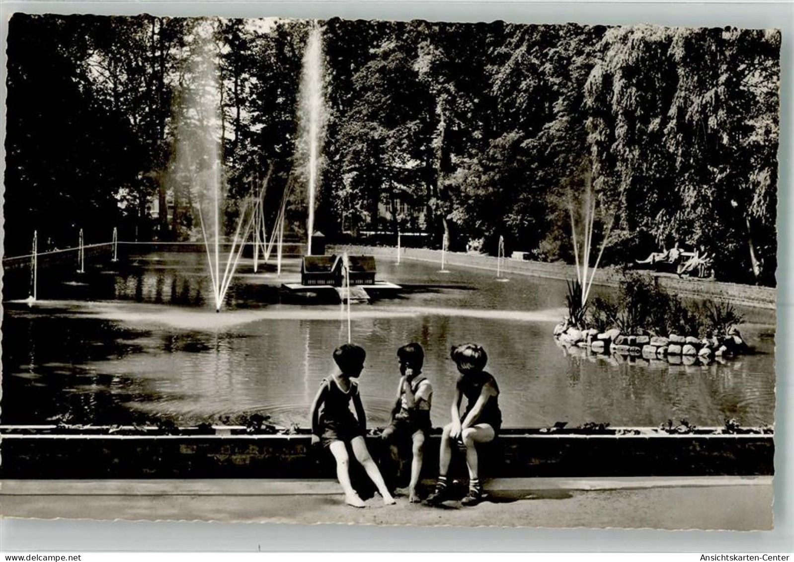 38085493 - Heide , Holst