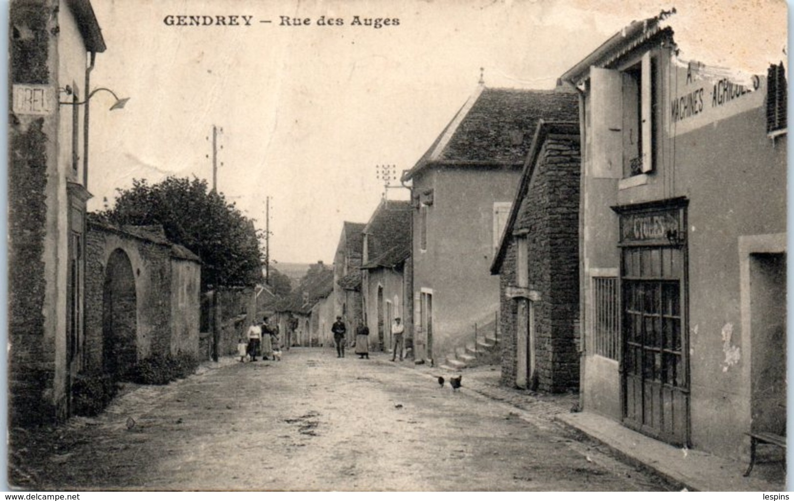 39 - GENDREY -- Rue des Auges - état léger pli