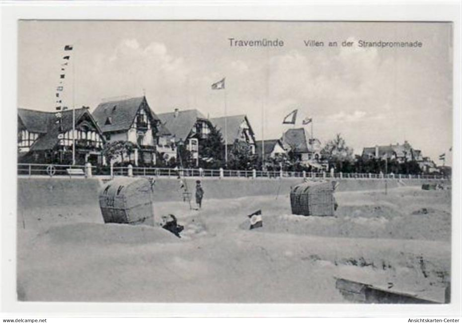 39072010 - Luebeck Travemuende mit Villen an der Strandpromenade ungelaufen  Top Erhaltung.