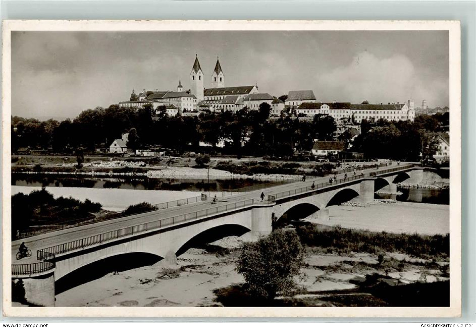 39266156 - Freising , Oberbay