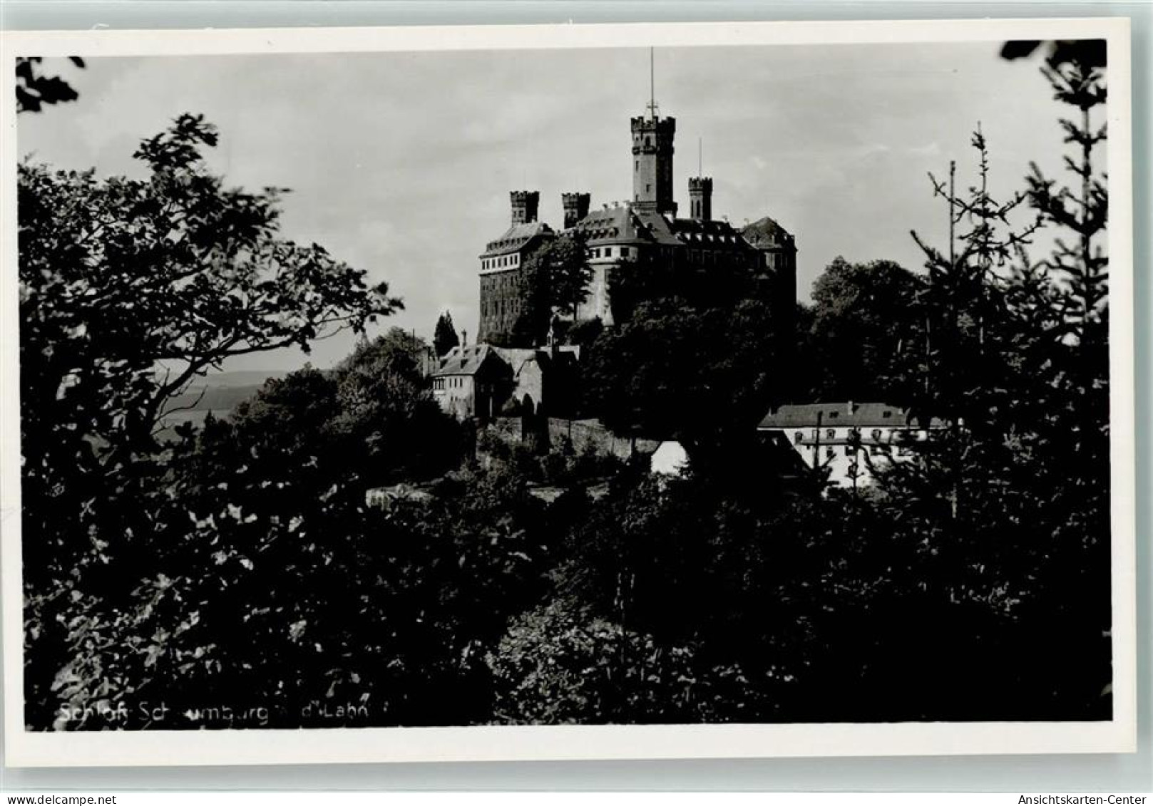 39524817 - Schaumburg Schloss