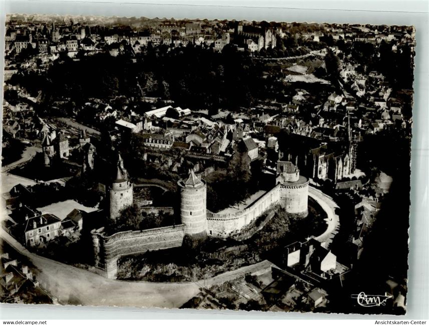 39747855 - Fougeres