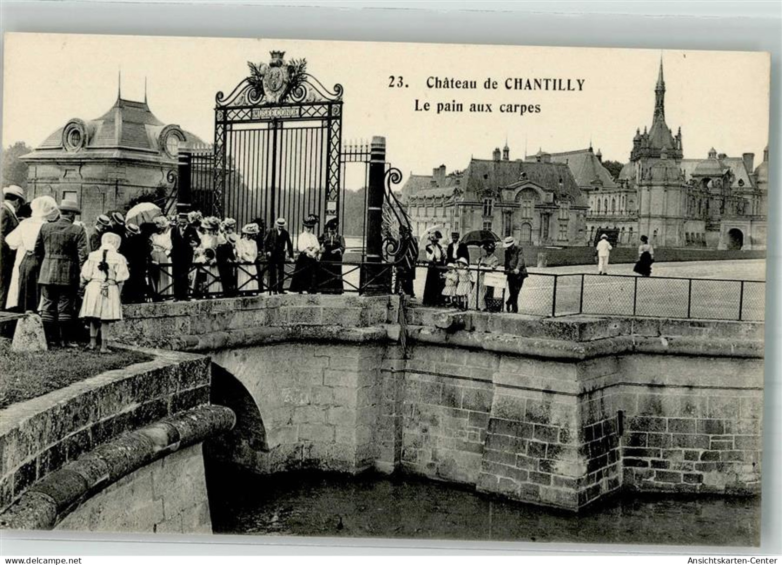 39982909 - Chantilly