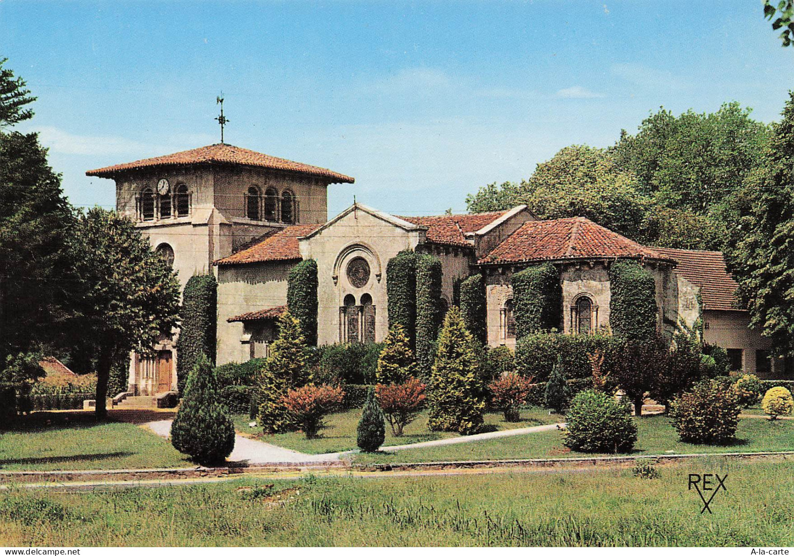 40 SAINT VINCENT DE TYROSSE EGLISE ROMANE