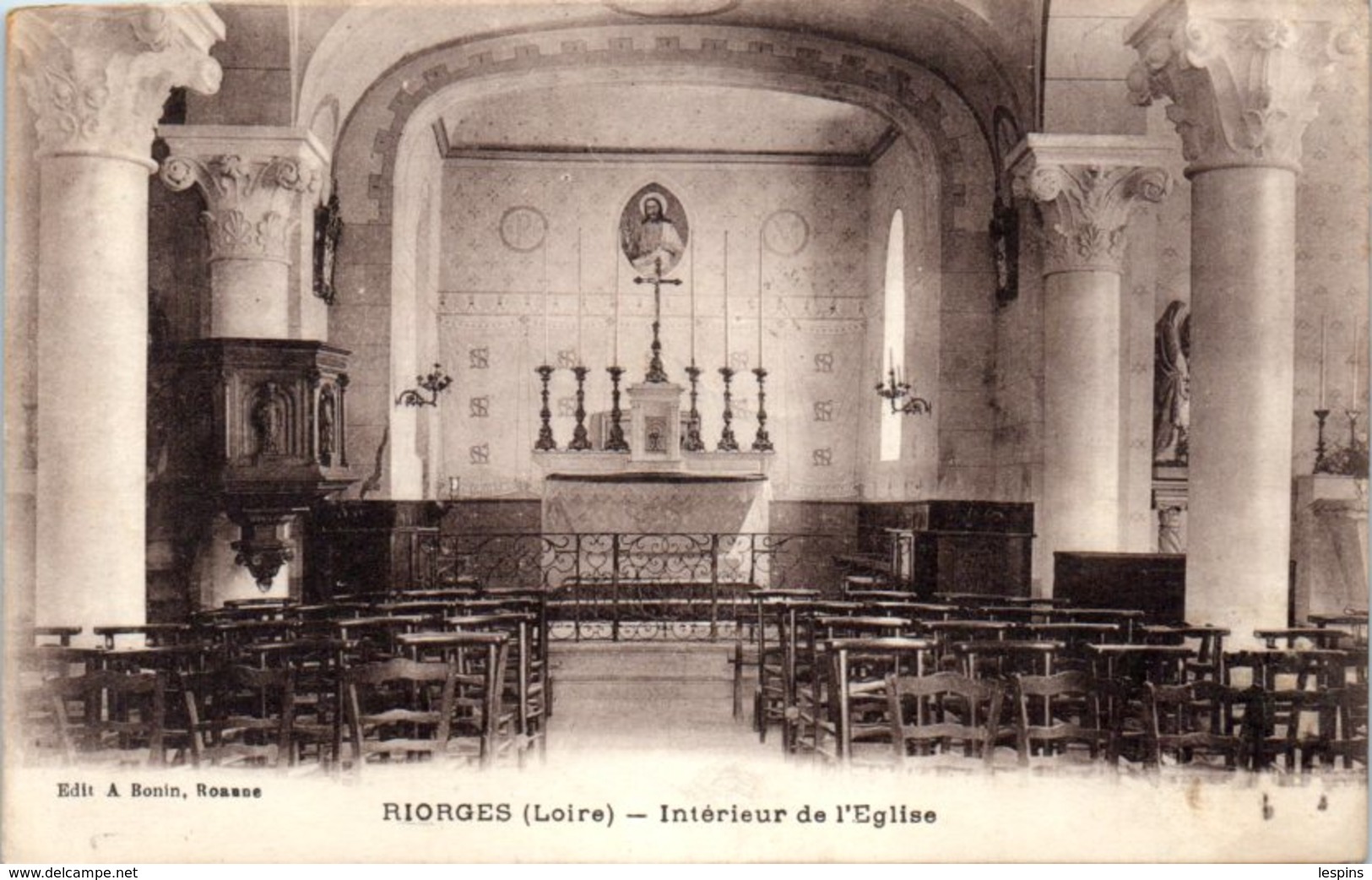 42 - RIORGES --  Intérieur de L'Eglise