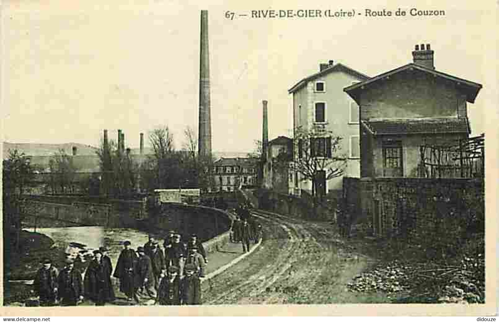 42 - Rive de Gier - Route de Couzon - Animée - CPA - Voir Scans Recto-Verso