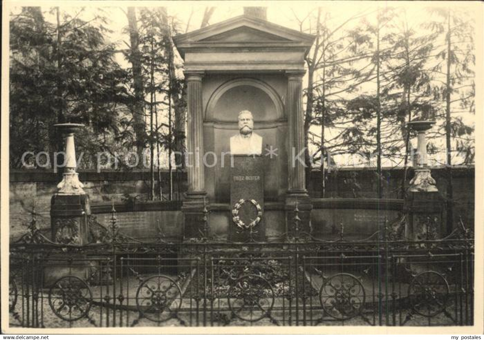 42459094 Eisenach Thueringen Fritz Reuter Denkmal Eisenach