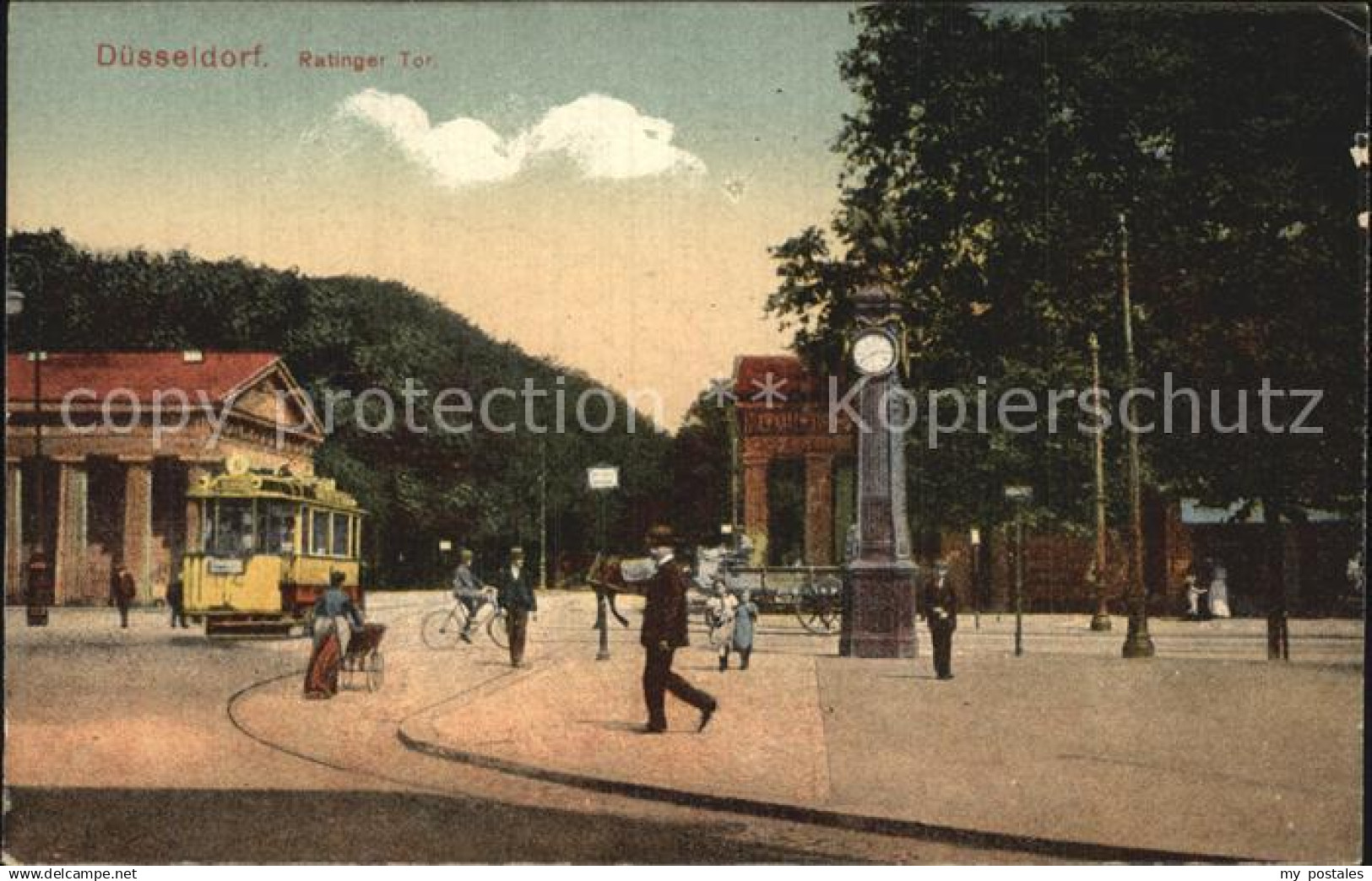 42585258 Duesseldorf Ratinger Tor Strassenbahn Standuhr Duesseldorf