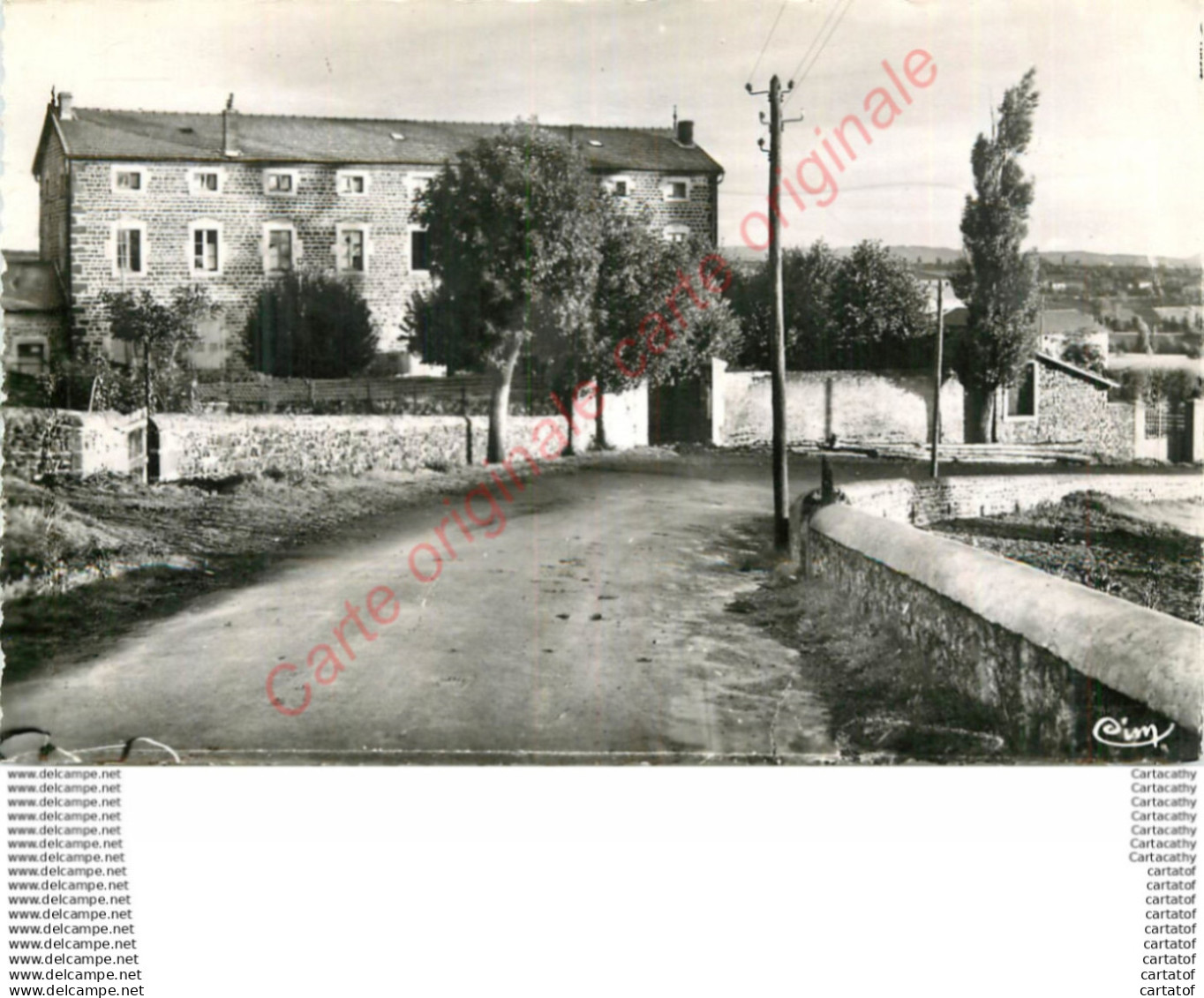 43.  LOUDES .  Colonie de vacances .