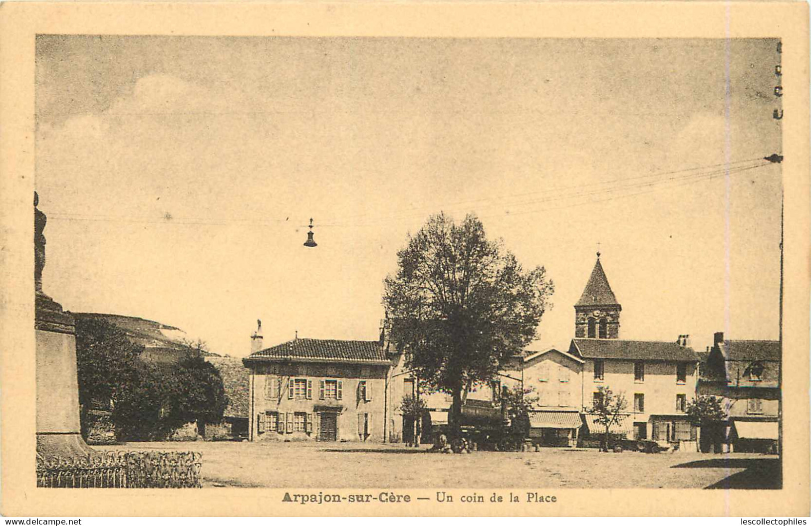 43198 - ARPAJON SUR CERE - UN COIN DE LA PLACE