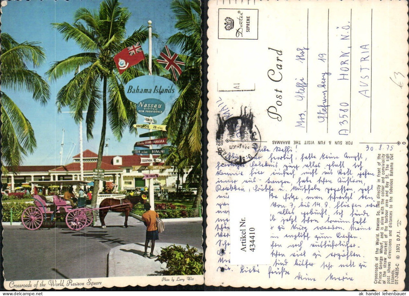 434410,Bahamas Bahama Islands Nassau Rawson Square Crossroads of the world Kutsche