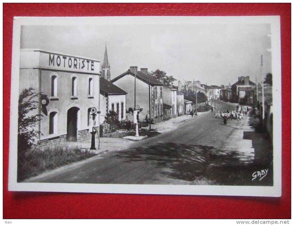 44 - AIGREFEUILLE SUR MAINE - ENTREE DU BOURG ROUTE DE NANTES - GA RAGE " MOTORISTE " - POMPE ESSENCE " AZUR "