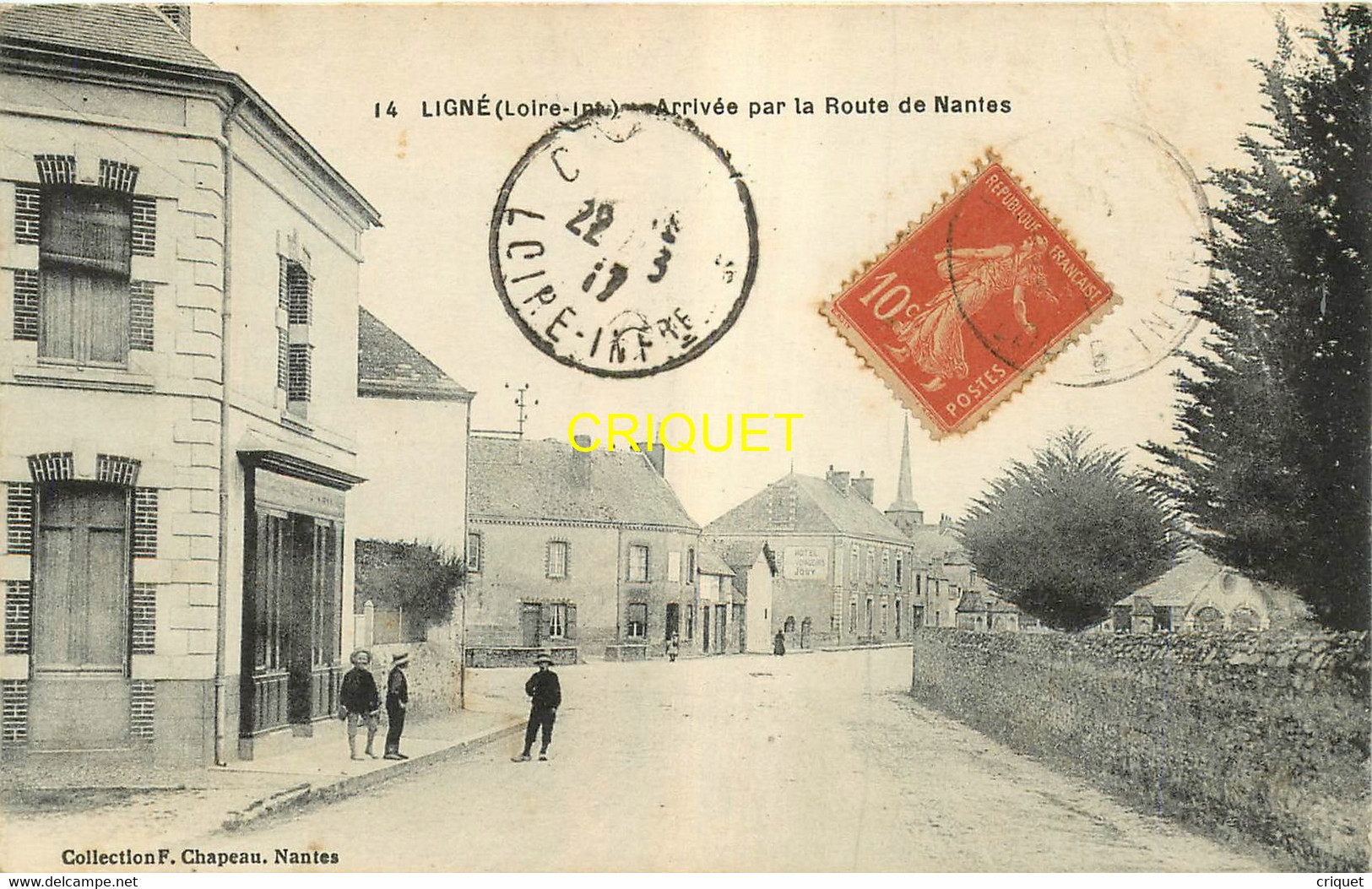 44 Ligné, arrivée par la route de Nantes