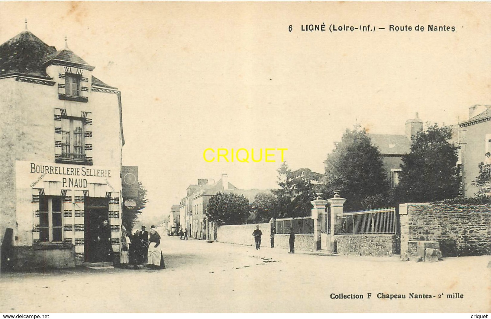 44 Ligné, route de Nantes, animation devant la bourrellerie-sellerie Naud