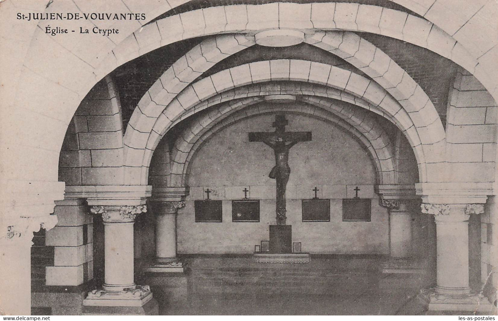 44 SAINT JULIEN DE VOUVANTES EGLISE LA CRYPTE