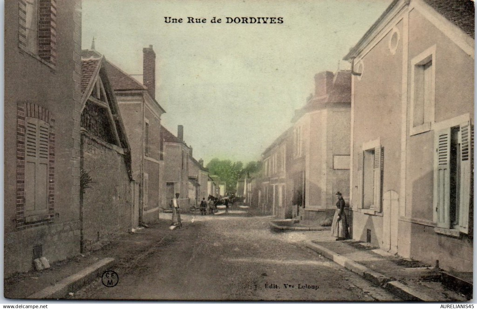 45 DORDIVES - une rue de dordives.