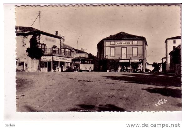 47 , DAMAZAN , Place des cafés