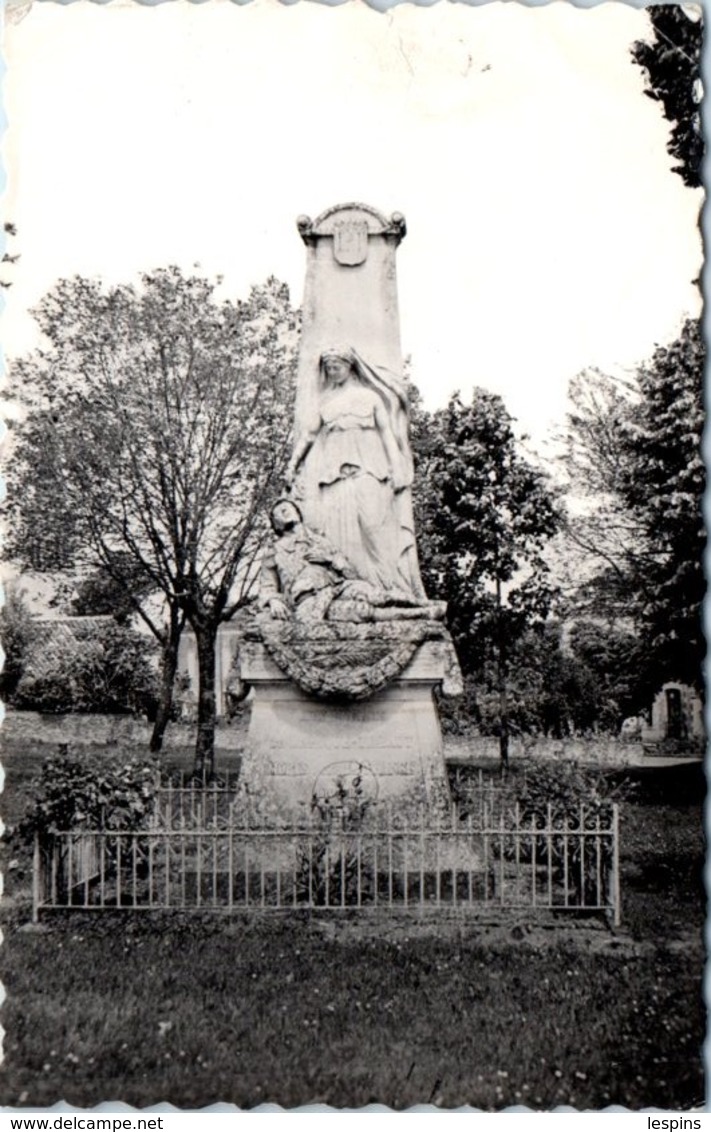 47 - LAROQUE - TIMBAUT --  Le Monument aux Morts