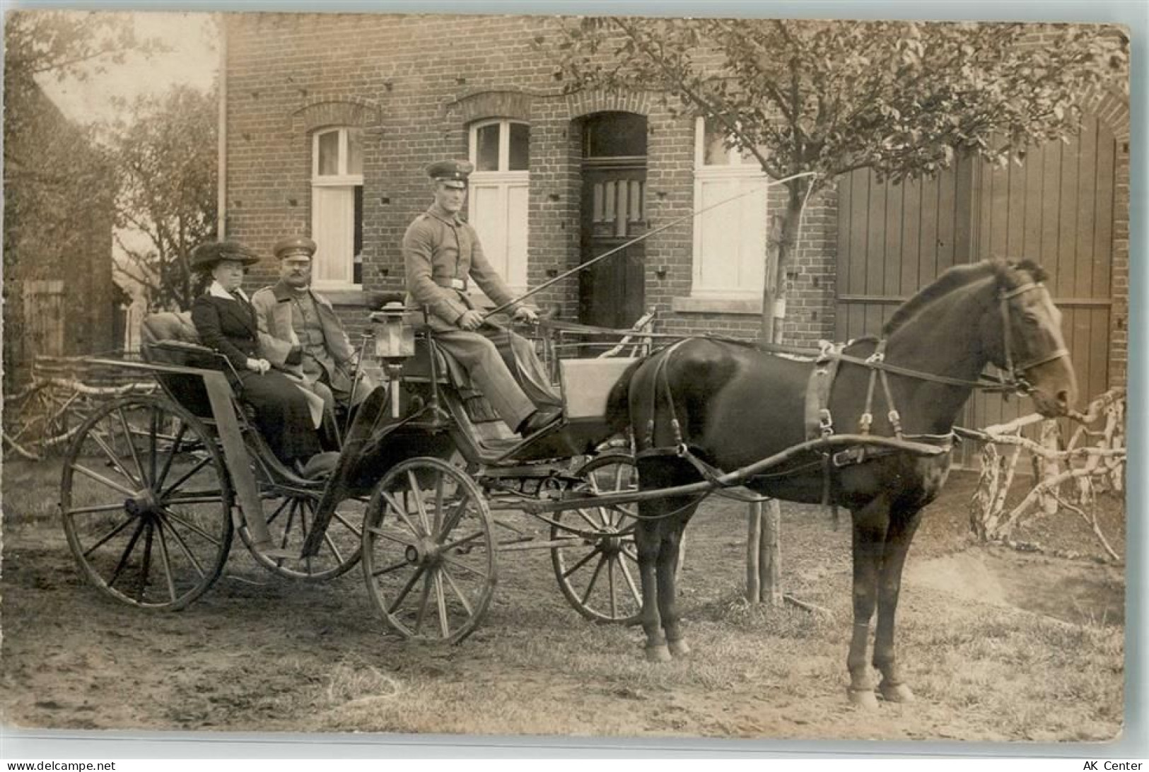 48249 W4408 Dülmen 1915 Privatfoto AK Kutsche Militär Offizier mit Gemah... - 13630186