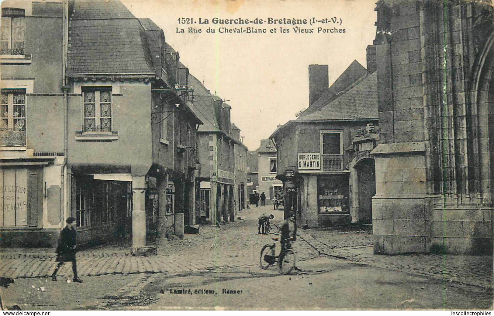 48773 - LA GUERCHE DE BRETAGNE - LA RUE DU CHEVAL BLANC ET LES VIEUX PORCHES