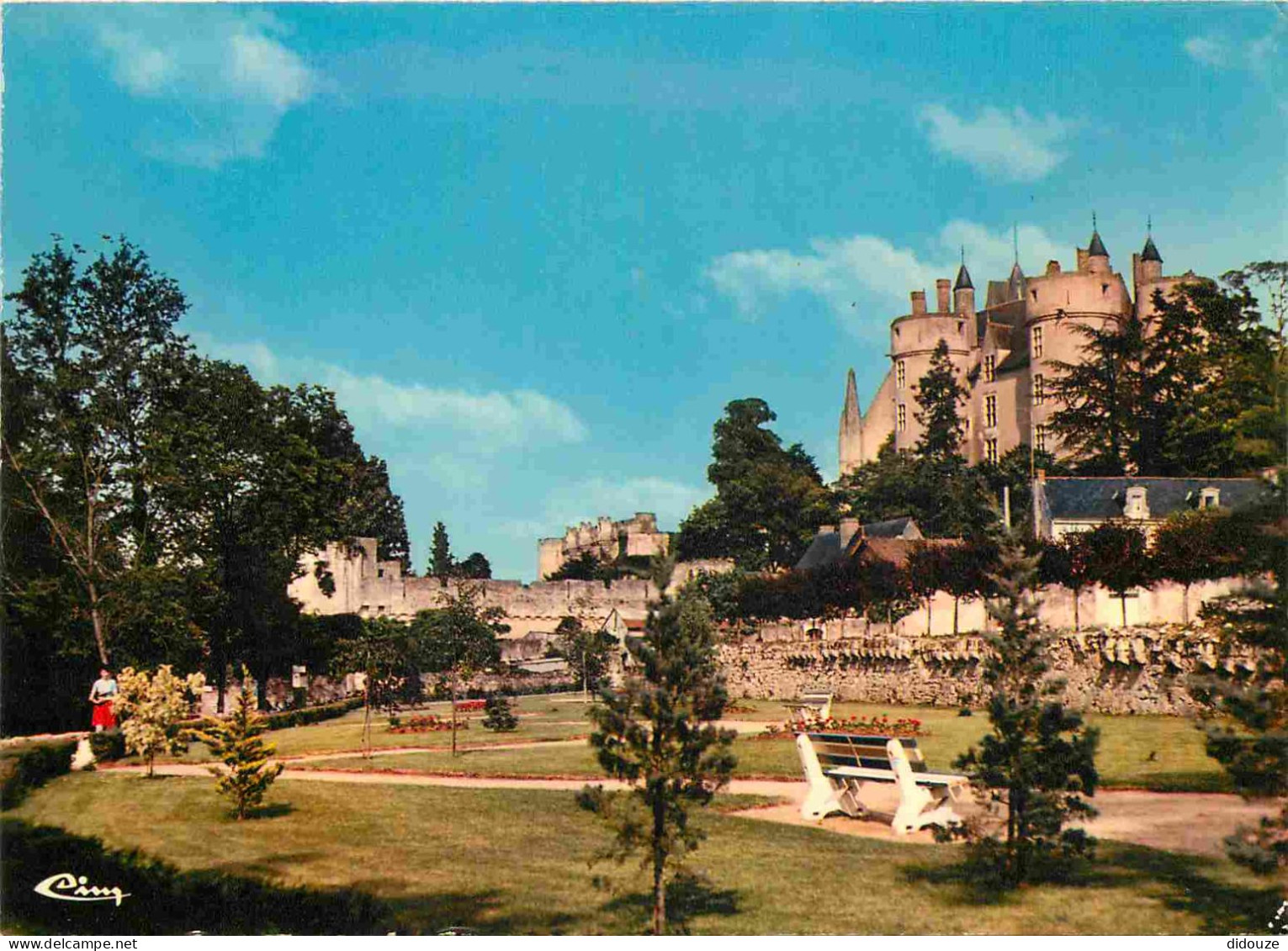 49 - Montreuil Bellay - Le jardin public et le château - CPM - Voir Scans Recto-Verso