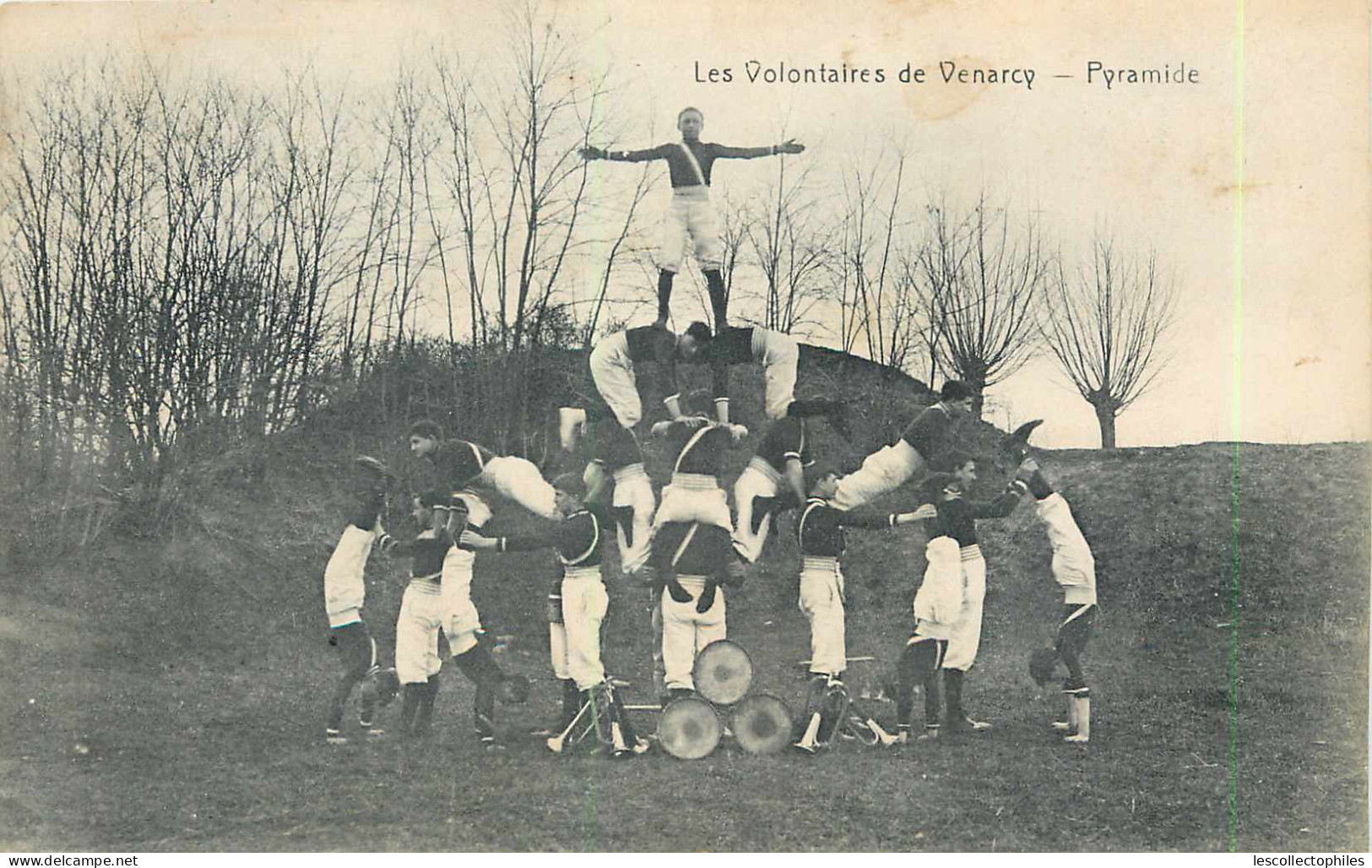 49668 - VENAREY LES LAUMES - LES VOLONTAIRES DE VENAREY / PYRAMIDE