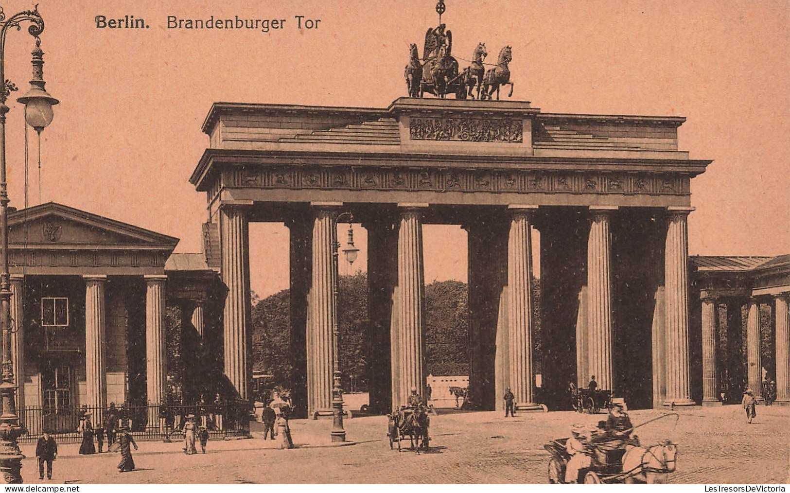 [-5%] ALLEMAGNE - Berlin - Brandenburger Tor - vue générale de la porte de Brandebourg - animé - Carte Postale Ancienne