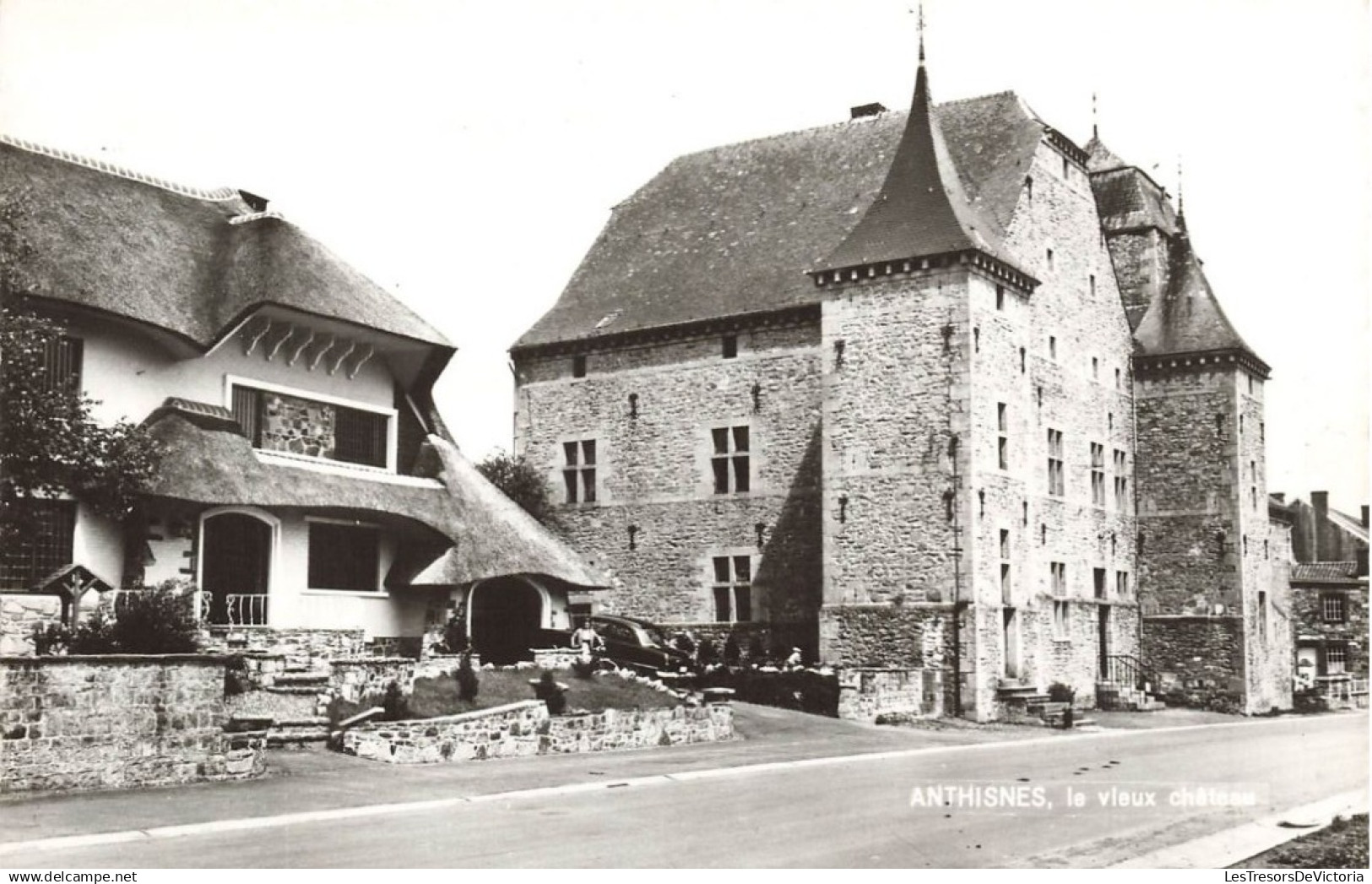 [-5%] BELGIQUE - Anthisnes - le vieux Château - vue générale - de lextérieure - animé - Carte Postale Ancienne