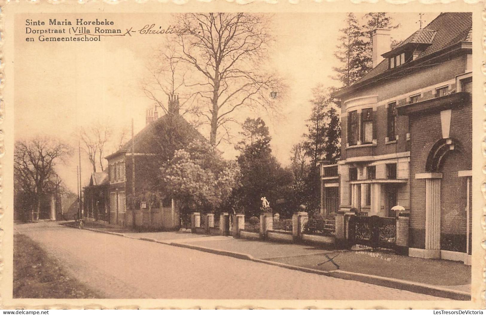 [-5%] BELGIQUE - Sinte Maria Horebeke - Dorpstraat - Villa Roman en Gemeenteschool - Uitg Gezusters - Carte Postale Anci