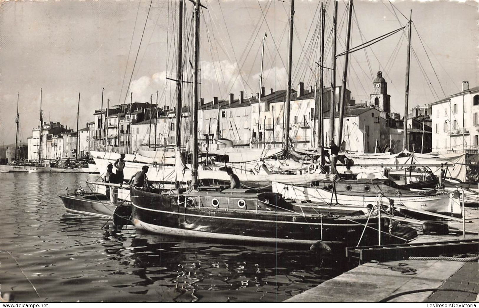 [-5%] FRANCE - Saint Tropez - Port - Côte des Maures - transport maritime - animé - Editions RELLA - Carte postale