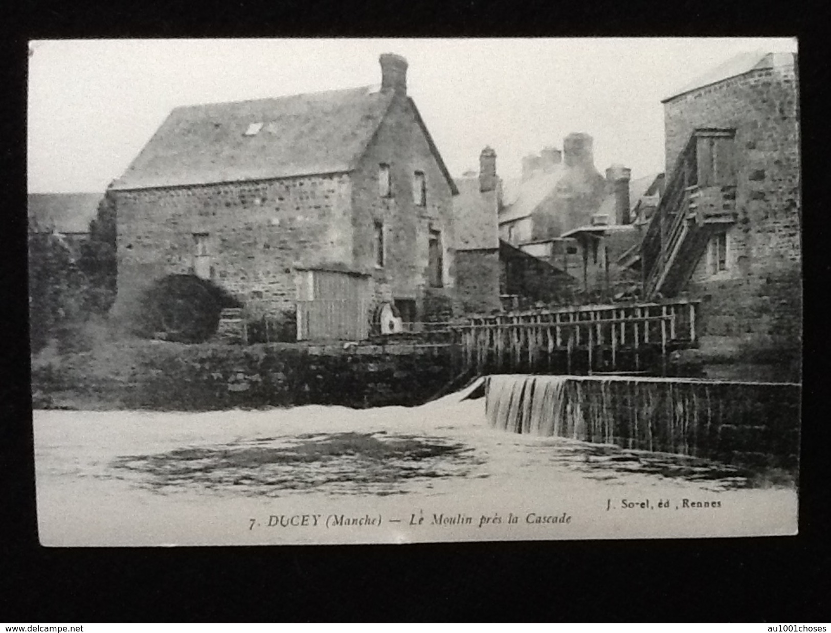 50  Ducey Le Moulin près la Cascade