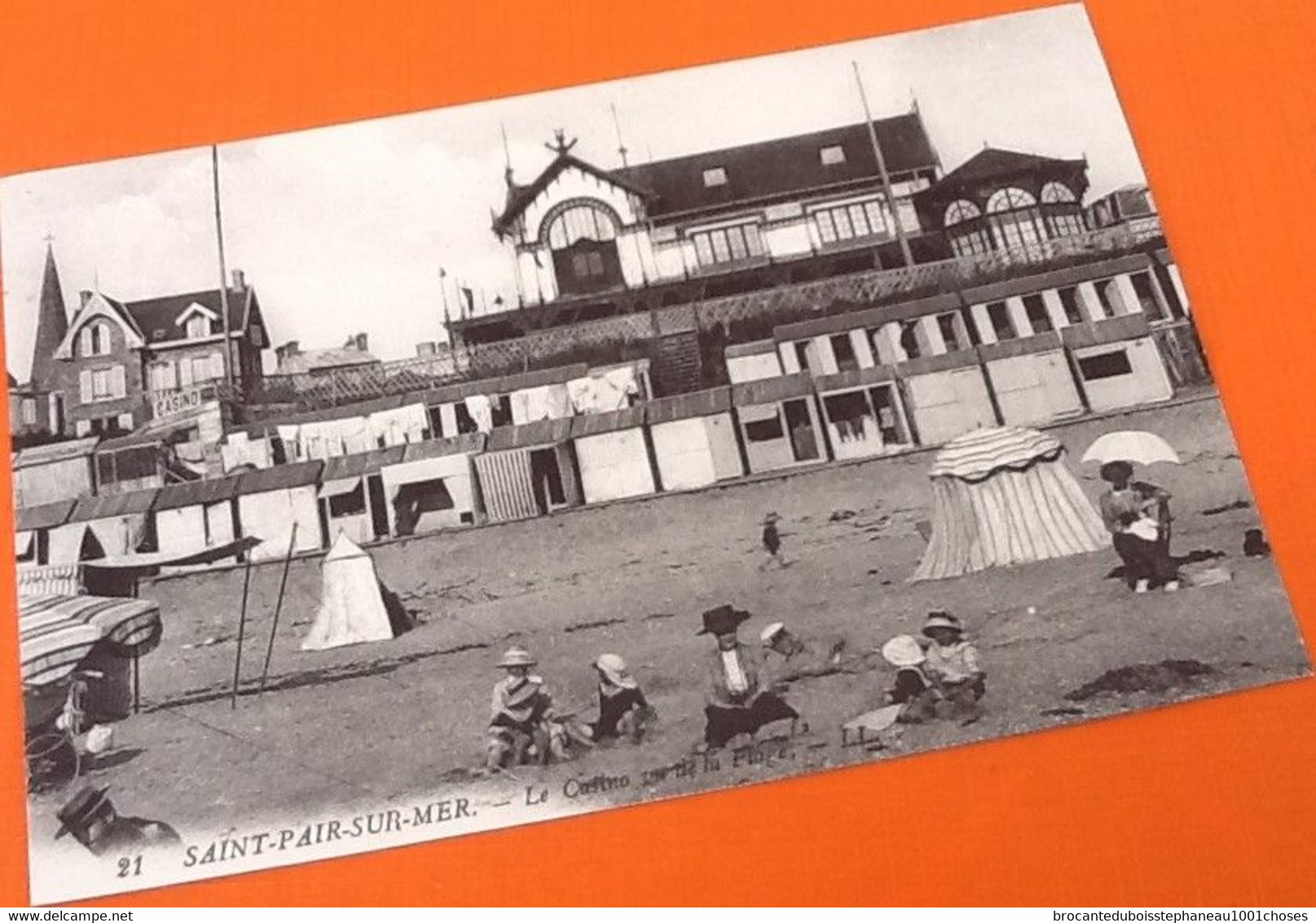 50 Saint-Pair-Sur-Mer  Le Casino vu de la Plage