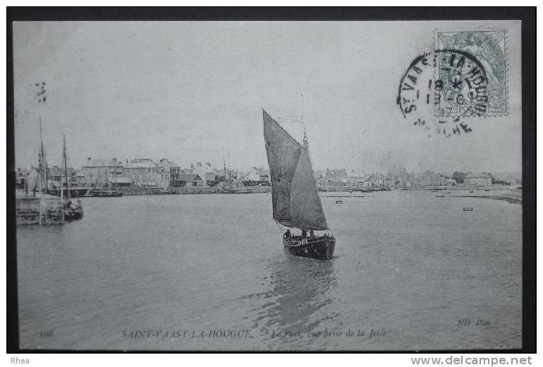 50 Saint-Vaast-la-Hougue 106 SAINT-VAAST-LA-HOUGUE - Le Port, vue prise de la Jetée po D50D K50417K C50562C RH002976