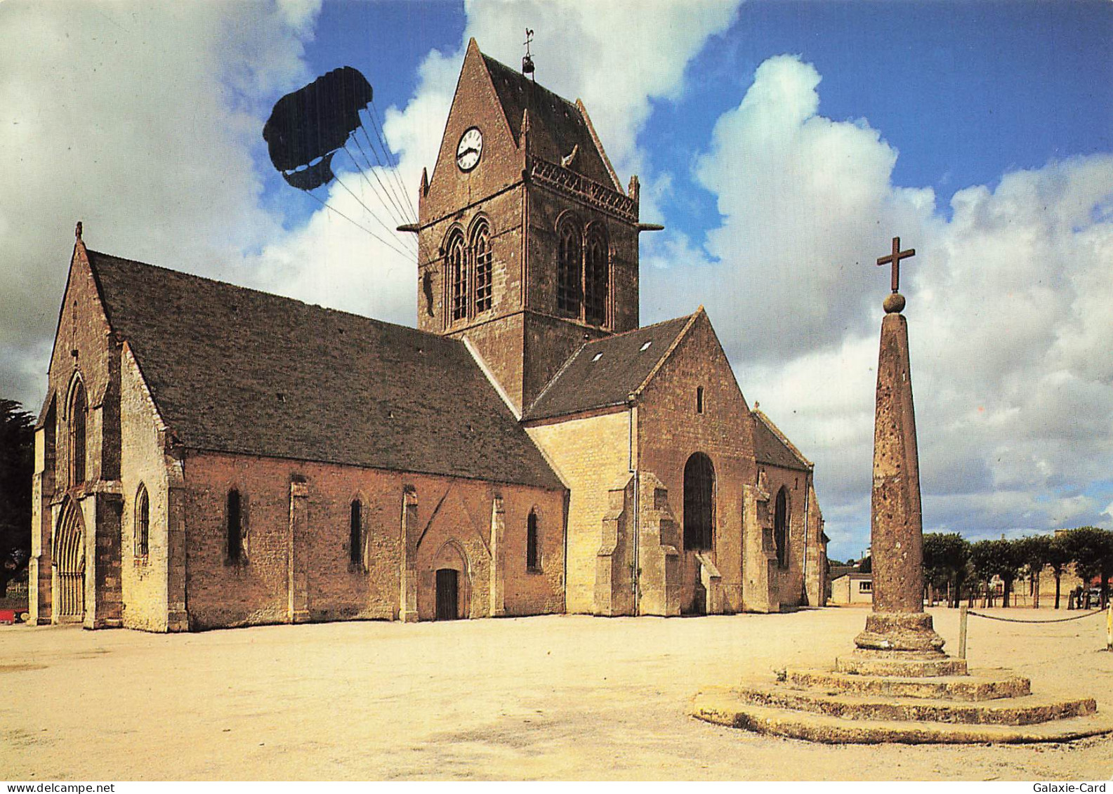 50 SAINTE MERE EGLISE EGLISE DE SAINTE MERE EGLISE
